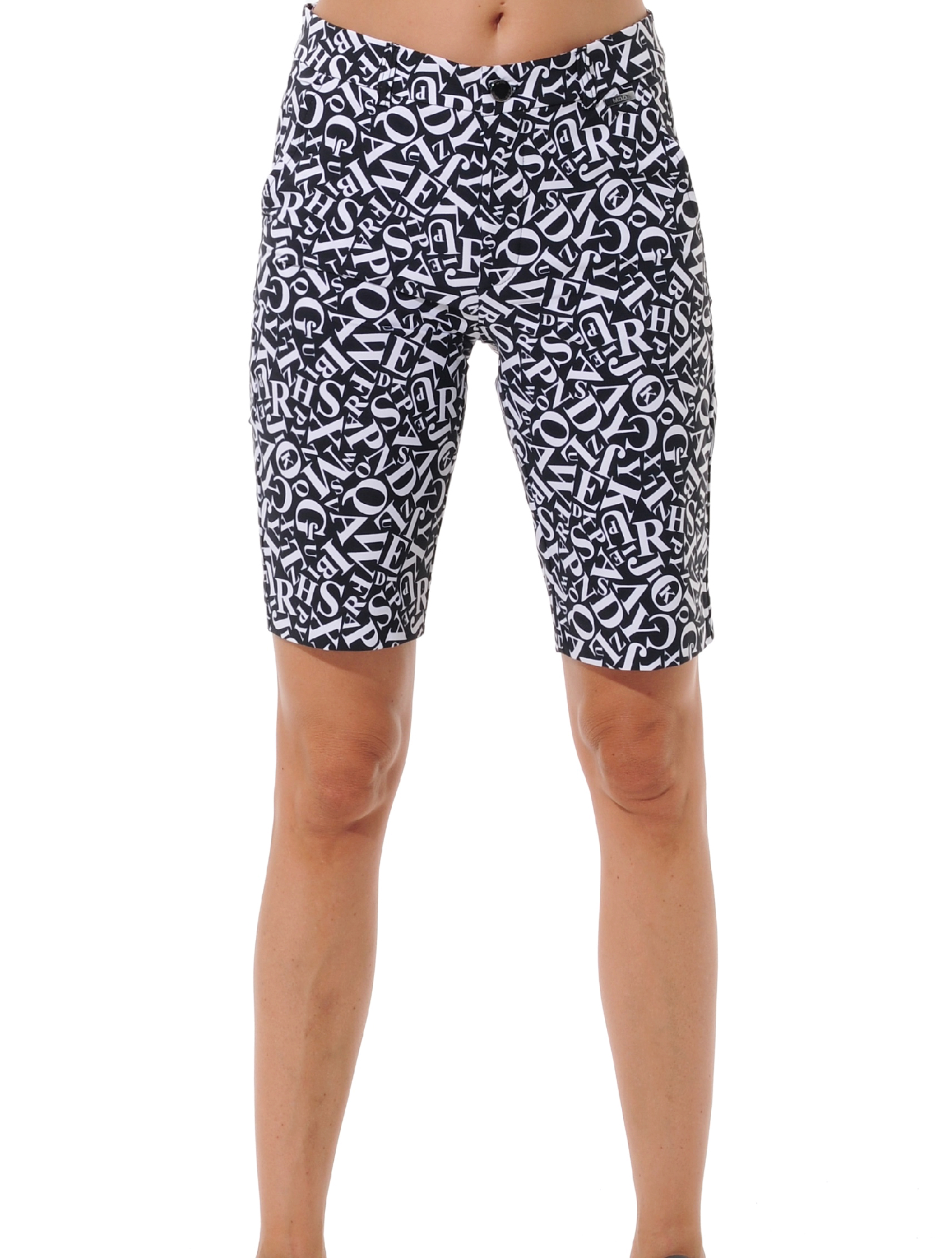 Alphabet print golf bermuda shorts black/white 